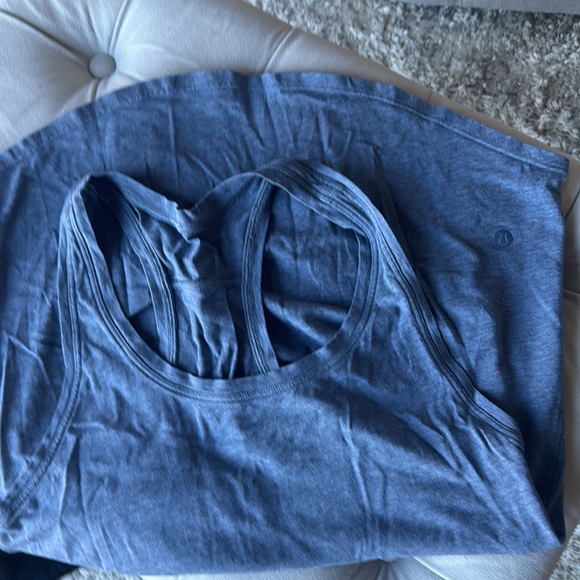 2 lululemon racer back tanks - size 4/6 - Picture 3 of 3